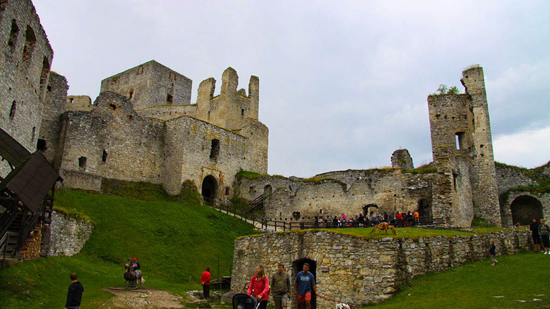 Top-30-pohádkových-hradů-a-zámků-v-České-republice-hrad-rabi